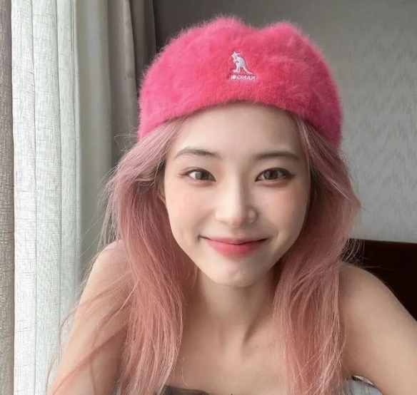 完蛋我被美女包围了