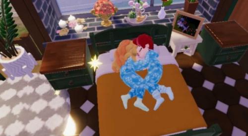 心动小镇双人床面对面的方法