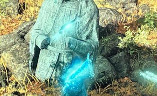 艾尔登法环雕塑有蓝光是什么